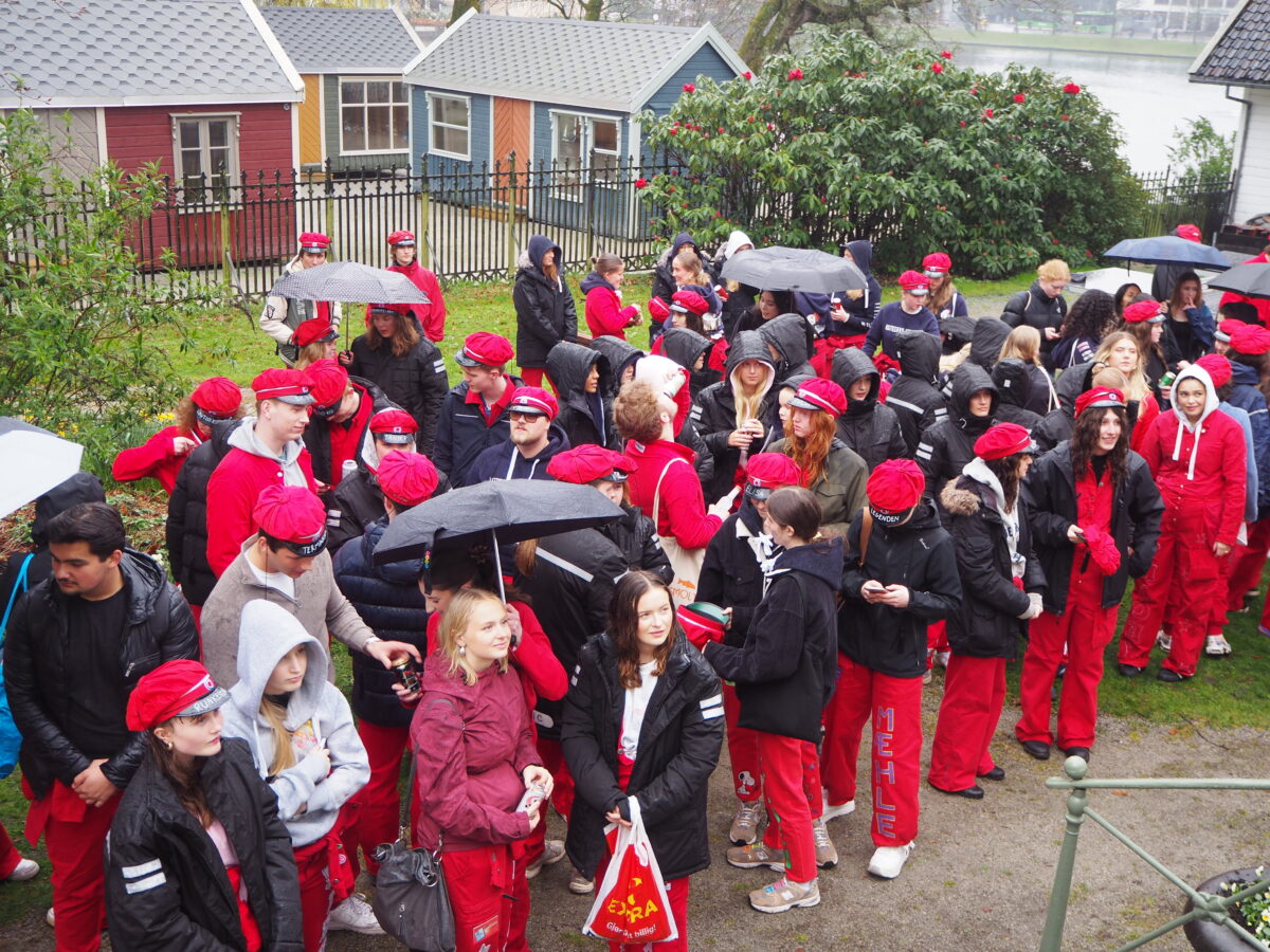 Fylkeskommunen peiker på kommunen, for å finne ein møteplass for russen.